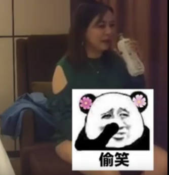 史詩級搞笑吵架！事因小伙子太持久，阿姨怒發雷霆，對話搞笑極致，不搞笑你打我。 海报