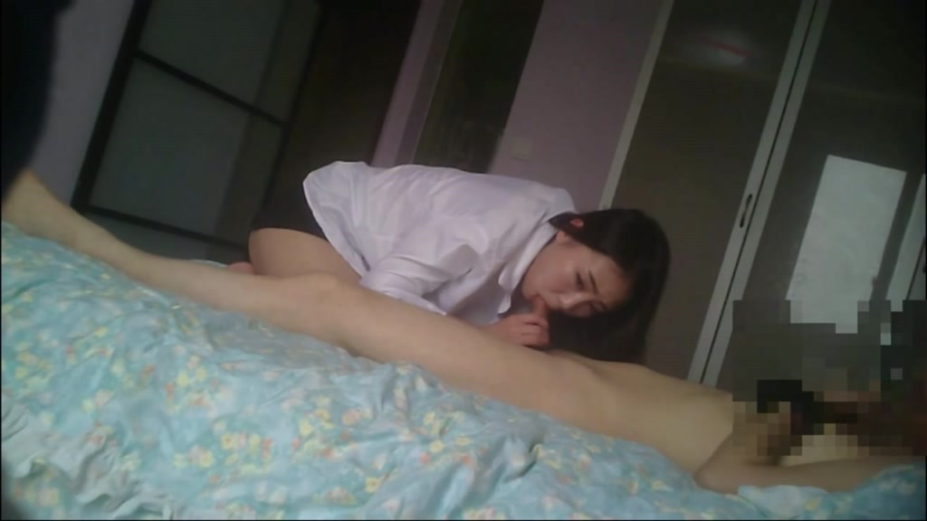 睡不着？让姐姐陪你玩点刺激的成人游戏～ 海报