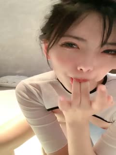 网红女神来袭！浴缸湿身极度诱惑 海报