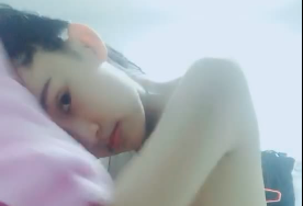 嫩妹出浴湿身诱惑！浓密黑森林下漏穴全见，错过后悔一整年！ 海报