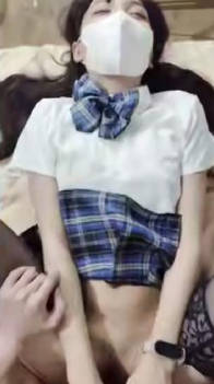 我的乖乖小女友的騷騷嫩穴和床上淫叫 海报