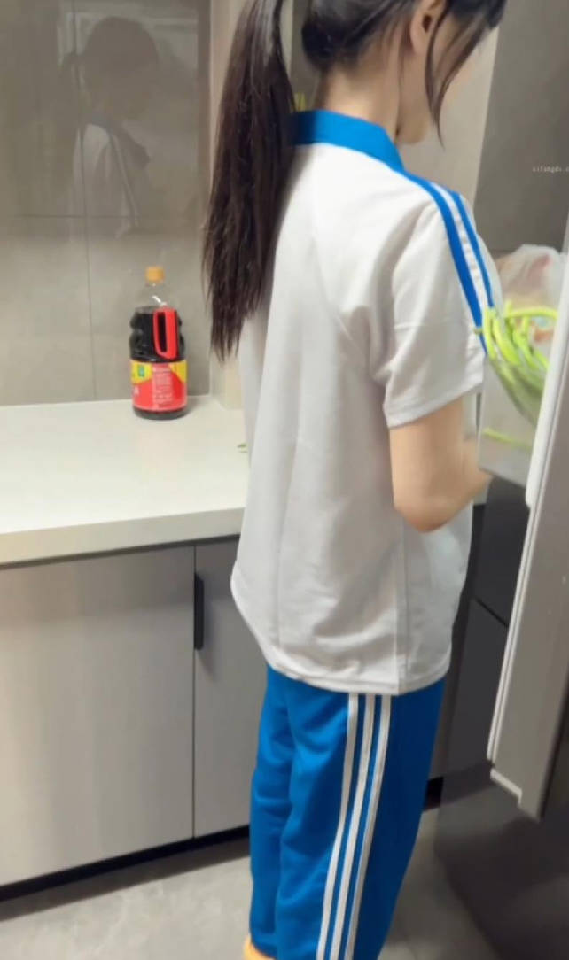 苗条C杯甜美白皙妹子 与男友性爱 海报