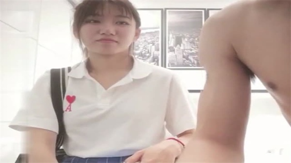 千人斩探花 高端外围极品学生妹冷白皮纤腰蜜臀 真空上阵后入视角娇喘实录 海报