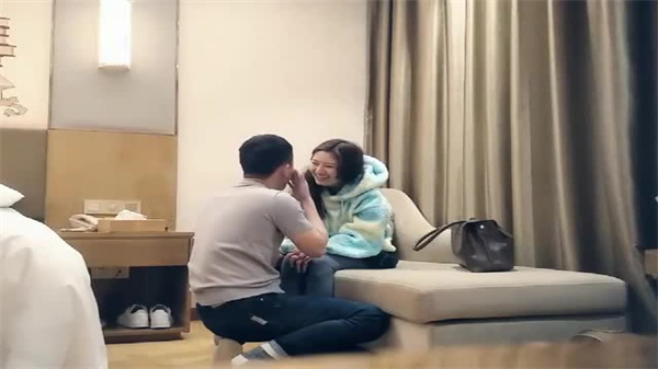 极品探花白虎妹无套内射实录，七天连续高潮喷发！ 海报